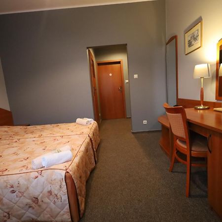 Nasz Klub - Pokoje Goscinne Poznań Esterno foto