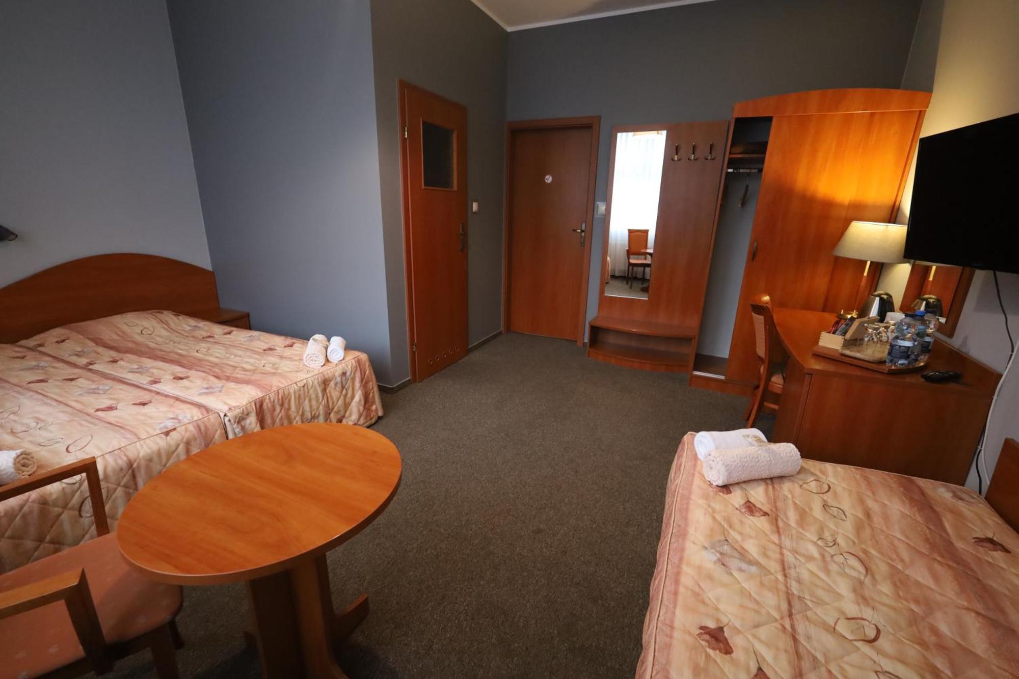 Nasz Klub - Pokoje Goscinne Poznań Esterno foto